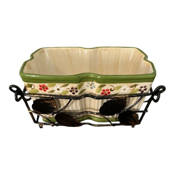 Temp-tations Presentable Ovenware Floral Ceramic Dish with Lid, Trivet & Metal S - Picture 1 of 5